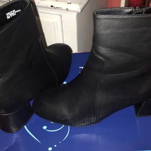 Box comes with the boots